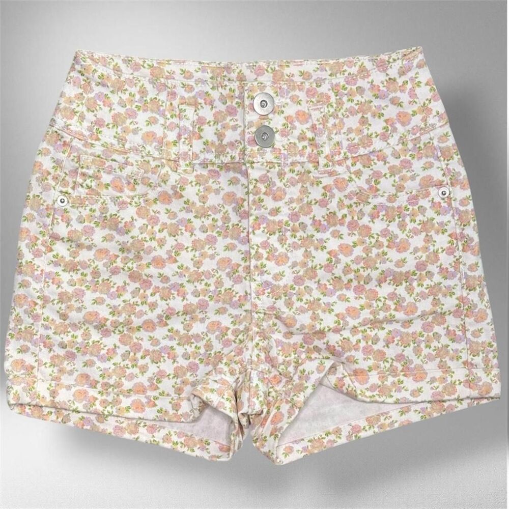 NWT No Boundaries Floral High-Waisted Denim Shorts – Size 3